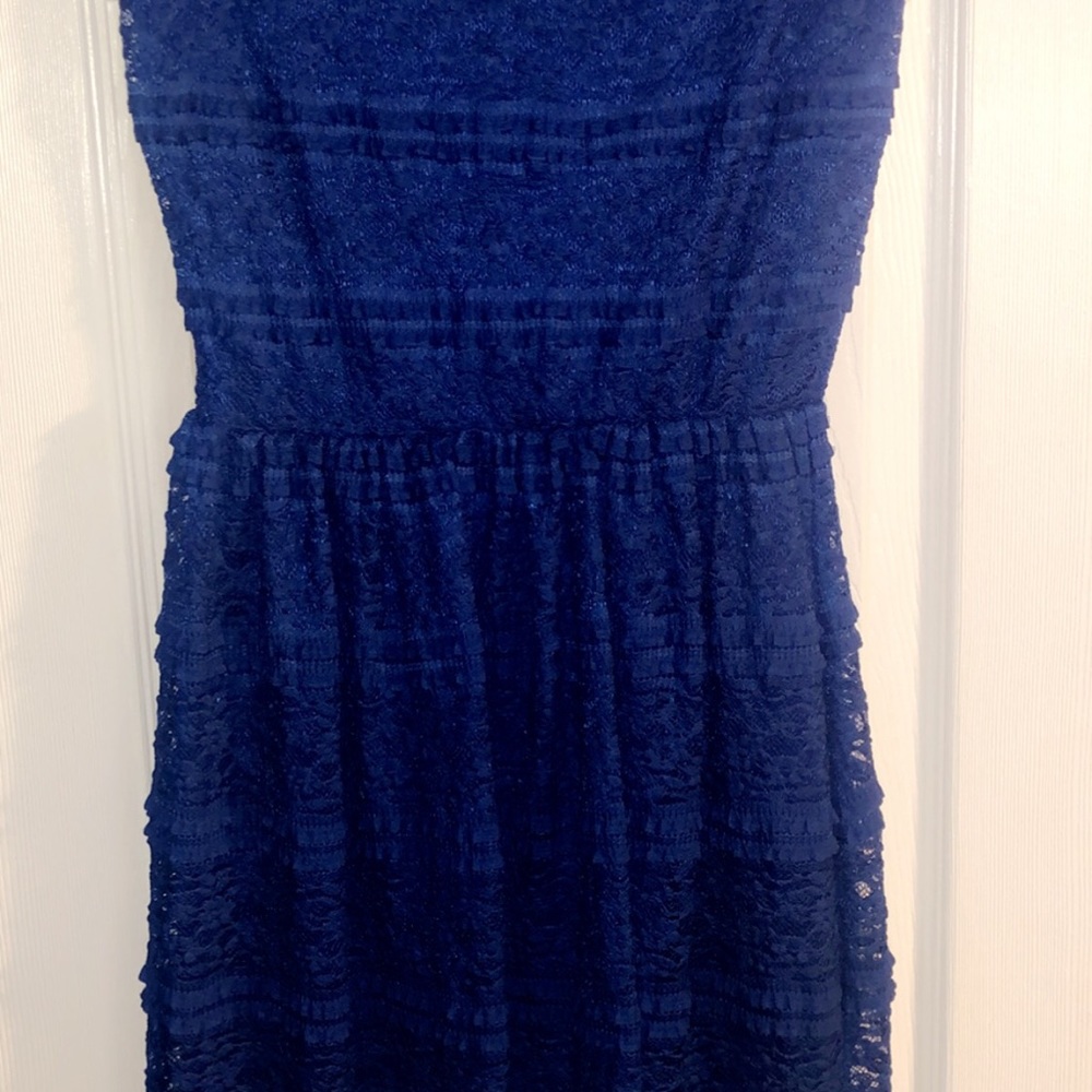Dresses - Picture 5 of 8